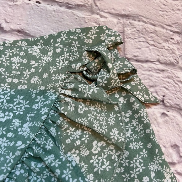 SHEIN green and white floral wrap skirt NEW - Picture 3 of 6